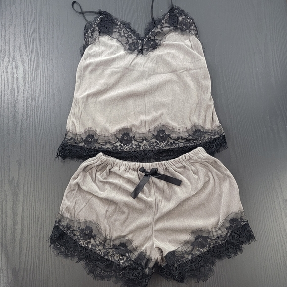 Other - Women's gray velvet 2 pieces pajamas set